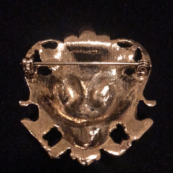 Unique Vintage Lion Brooch with Red Crystal Eyes/ mouth open - Picture 5 of 7